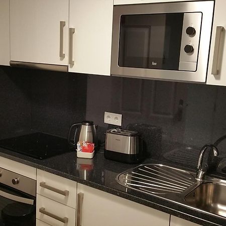 Edificio Charles 101 Apartment ฟุงชาล ภายนอก รูปภาพ