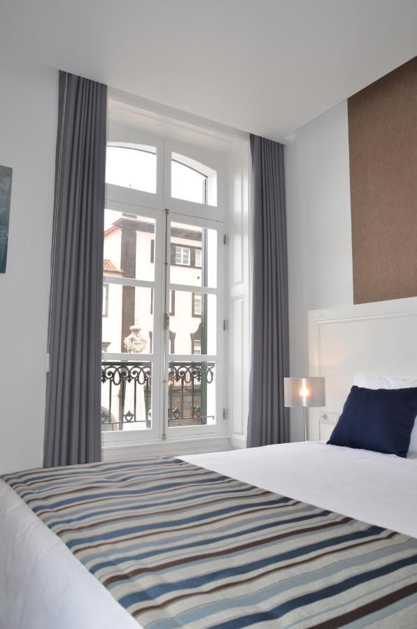 Edificio Charles 101 Apartment ฟุงชาล ภายนอก รูปภาพ